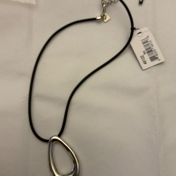 S10/NWT 17” Cookie Lee Necklace & Earring Set 10 -  Silver drop hoop on black - Picture 2 of 3